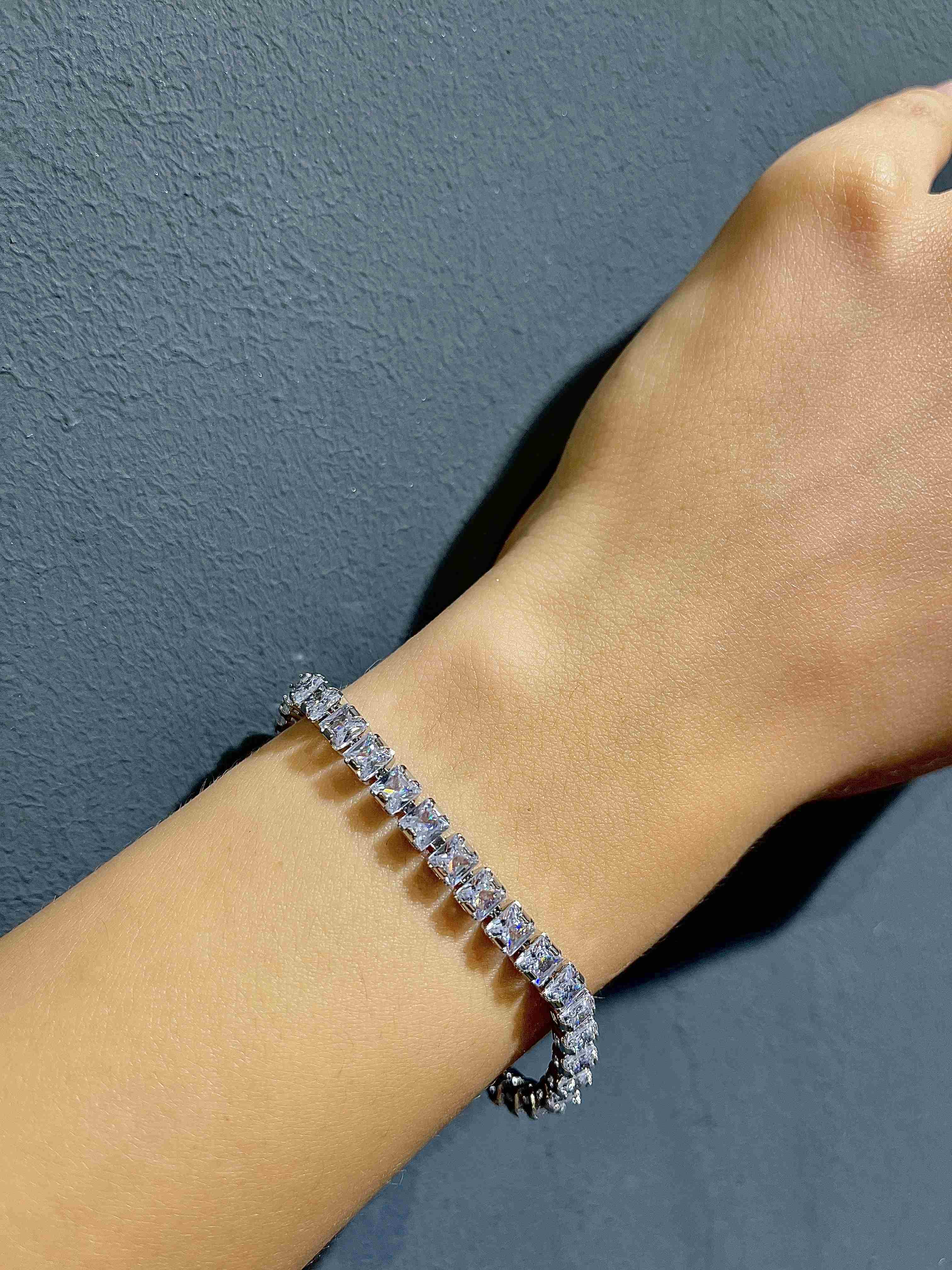 CELİK SUYOLU BİLEKLİK