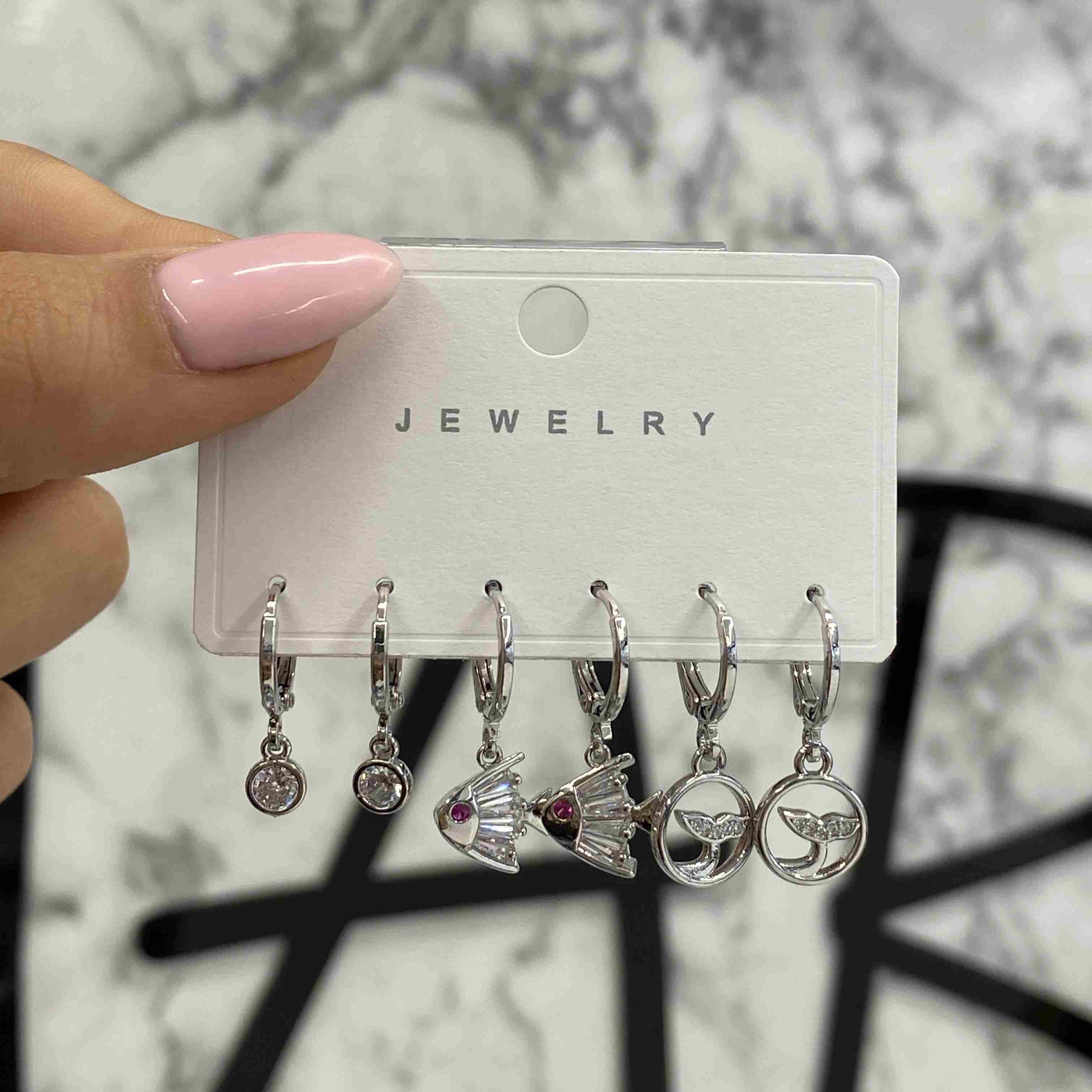 ZİRKON KONBIN KÜPE