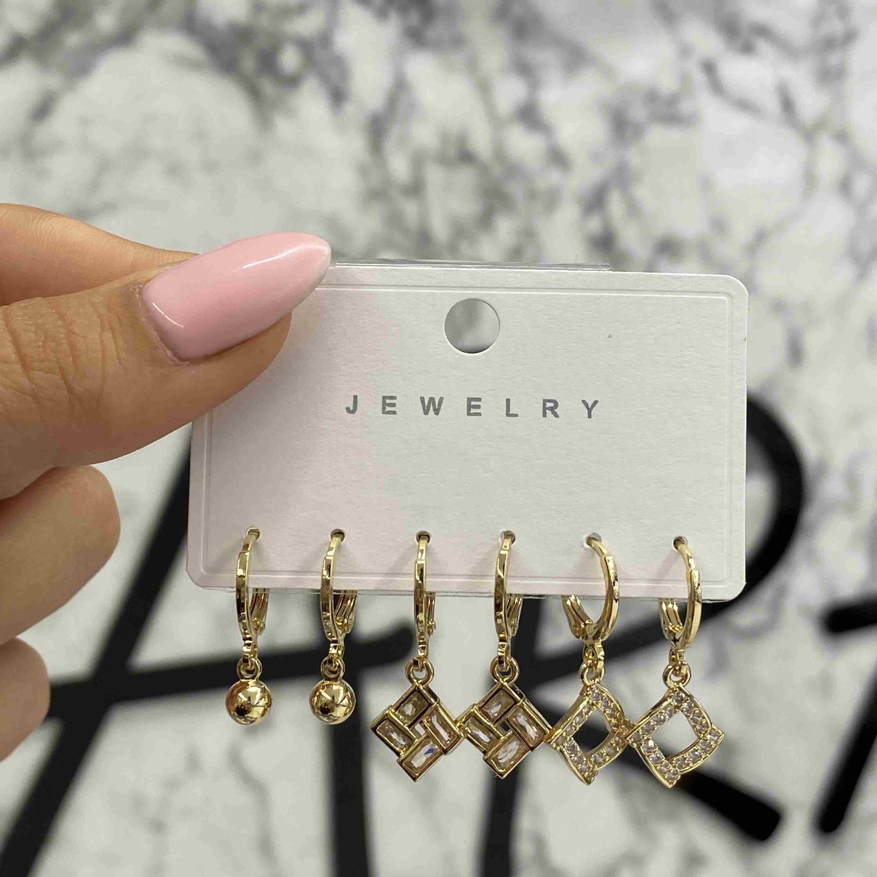 ZİRKON KONBIN KÜPE