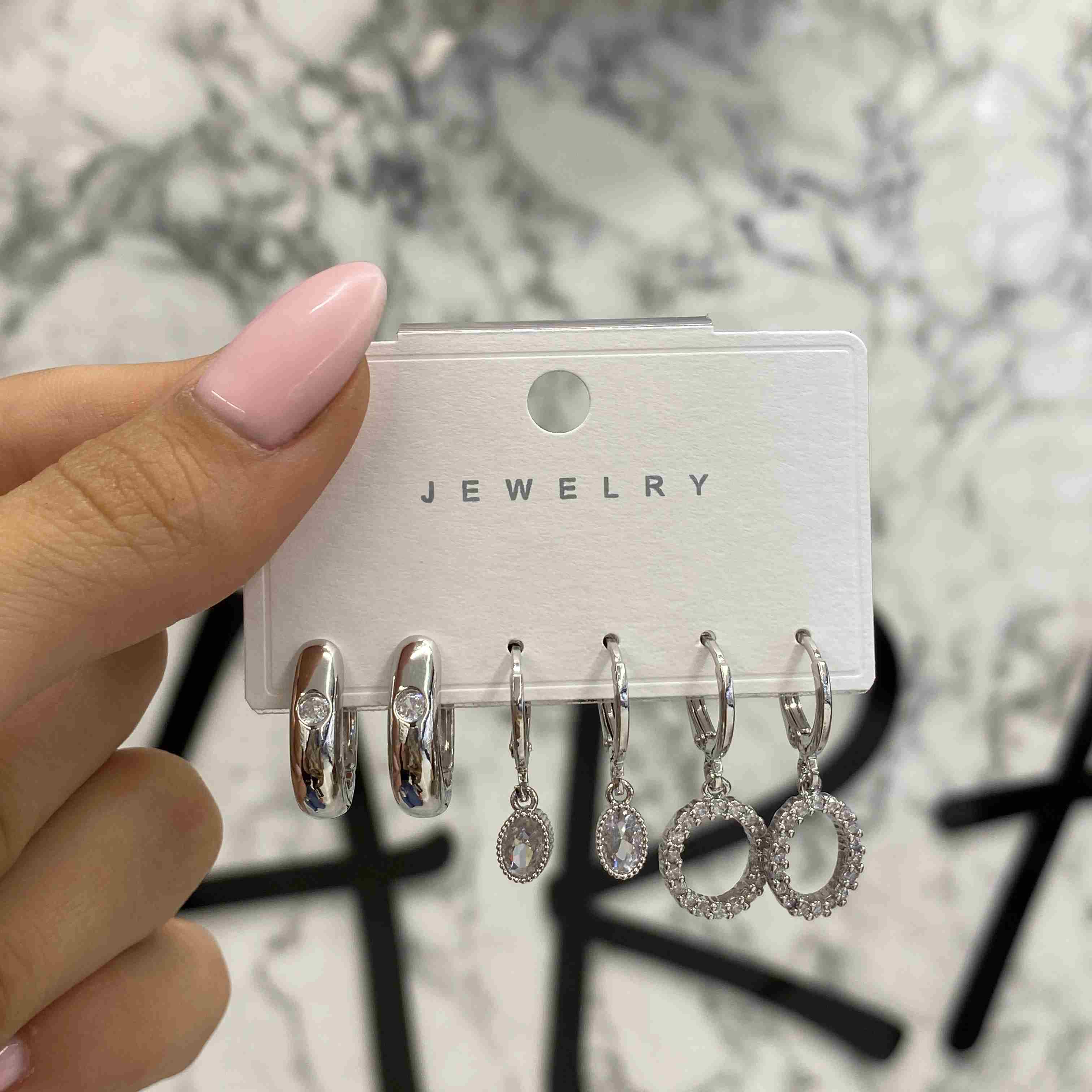 ZİRKON KONBIN KÜPE