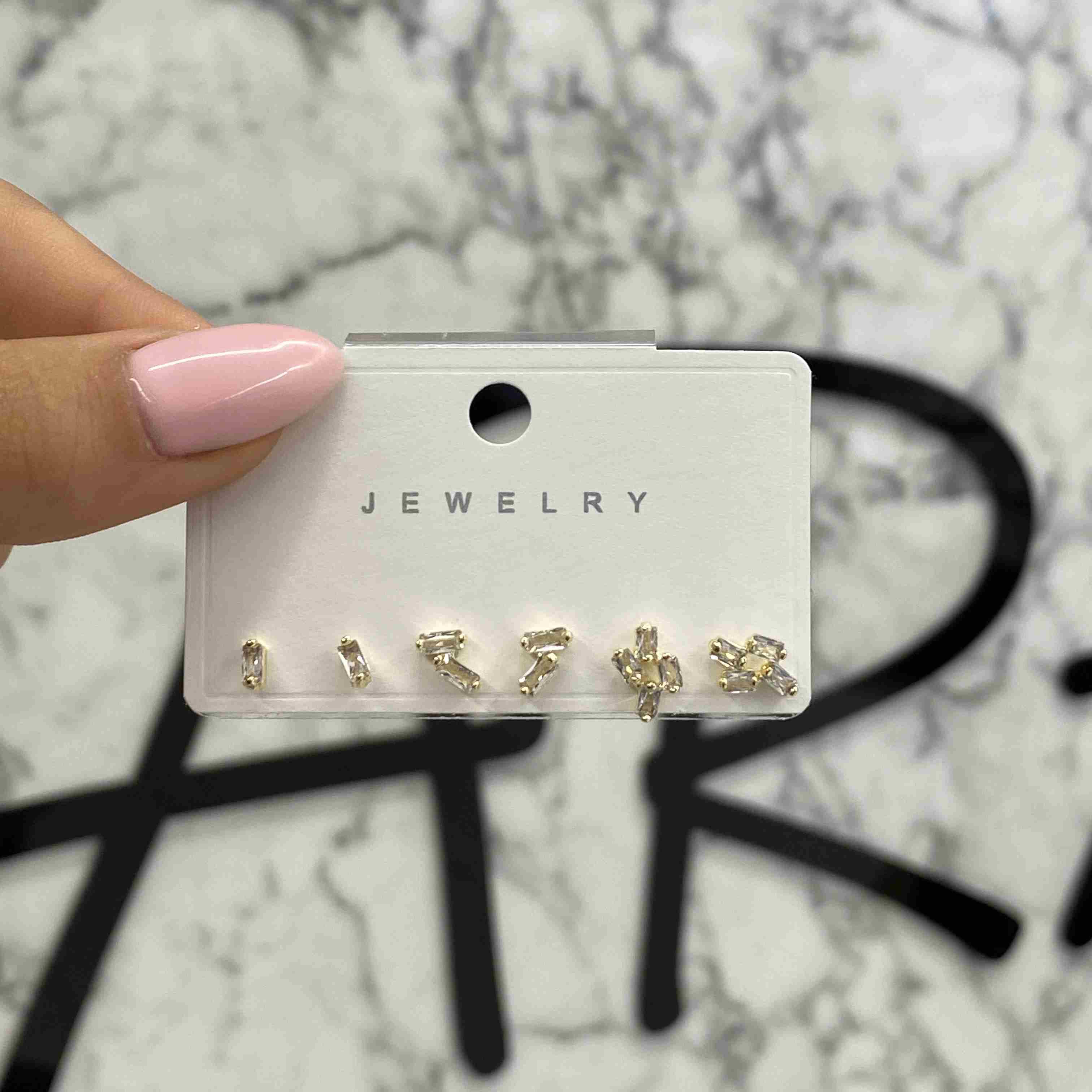 ZİRKON KONBIN KÜPE