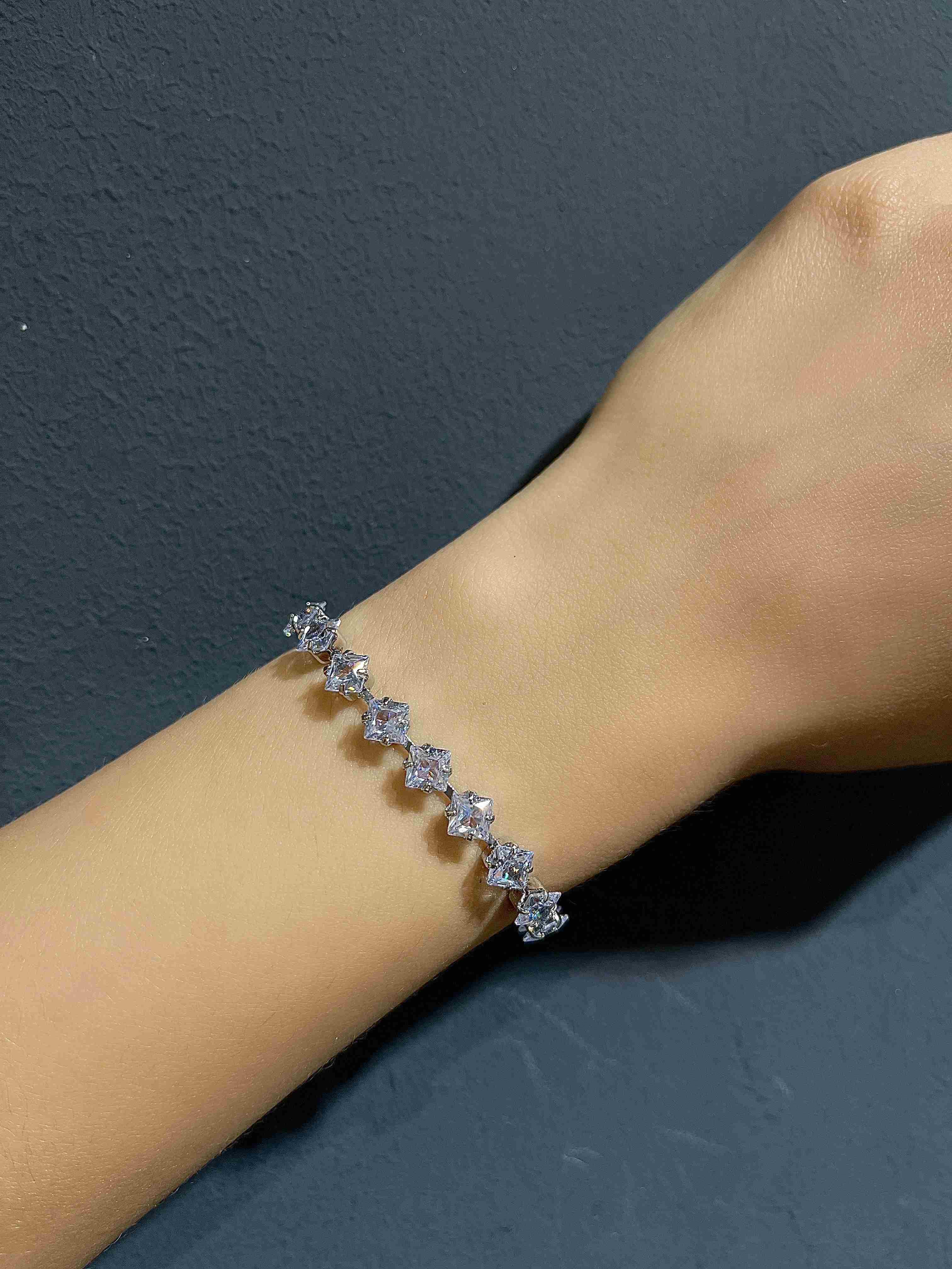 CELİK SUYOLU BİLEKLİK