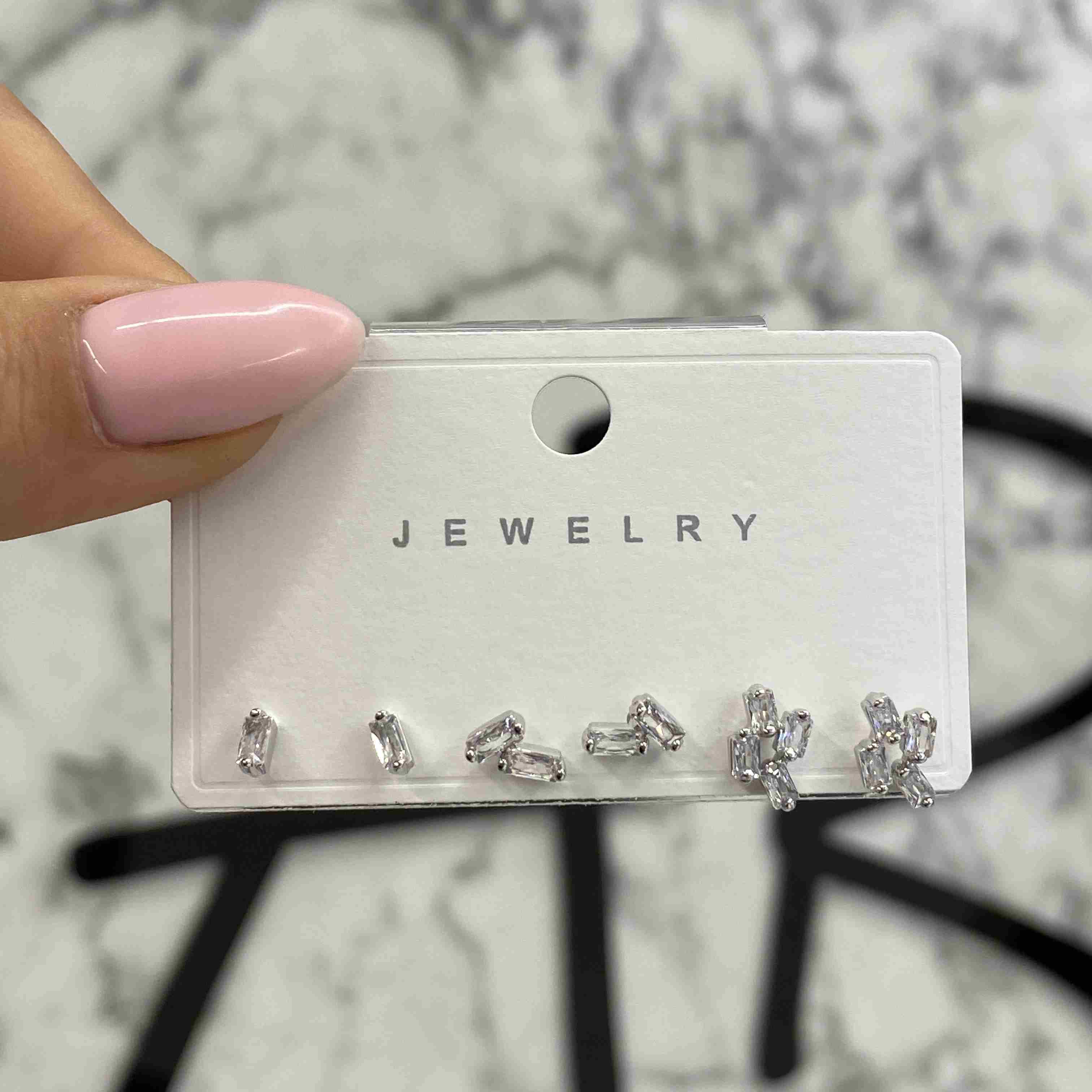 ZİRKON KONBIN KÜPE