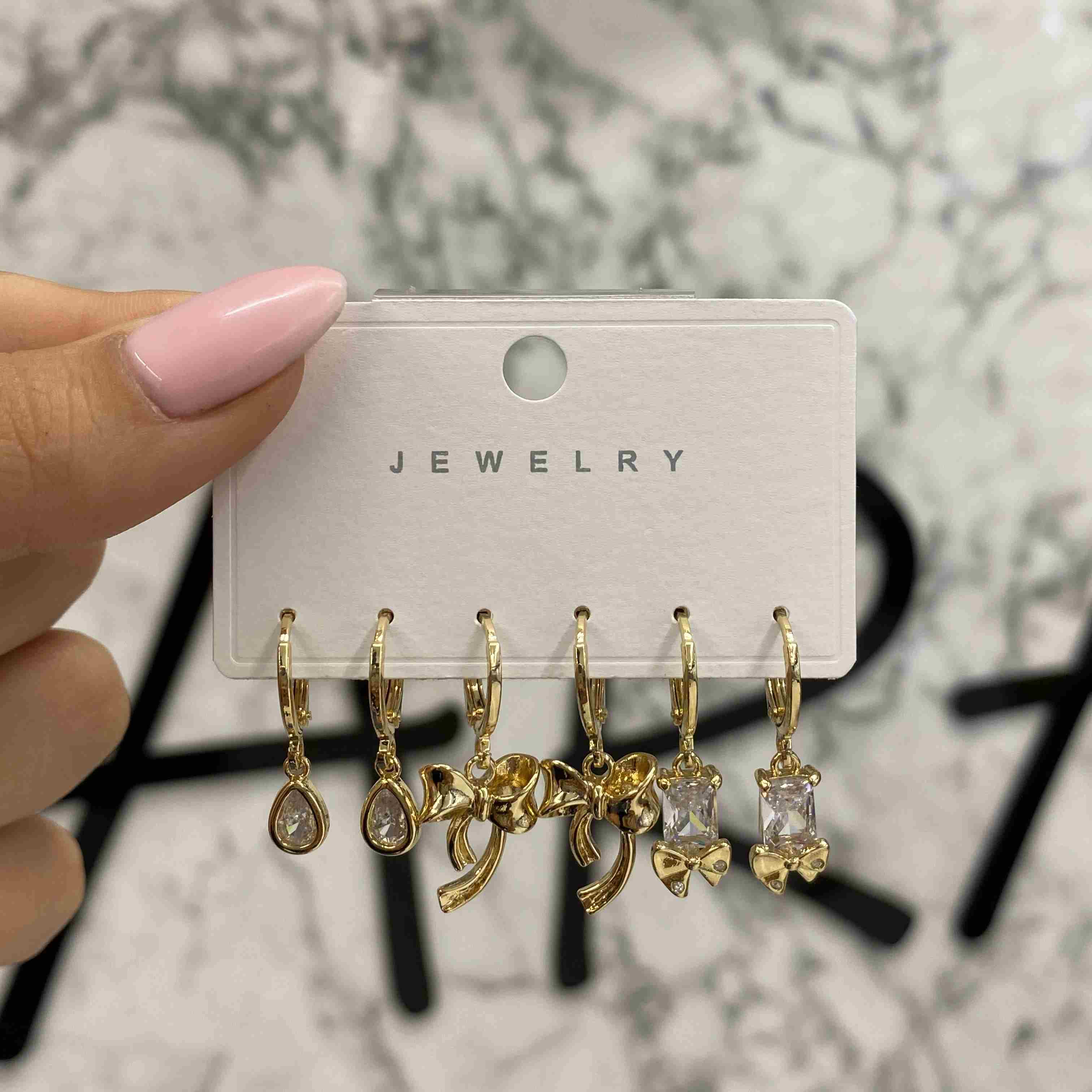 ZİRKON KONBIN KÜPE