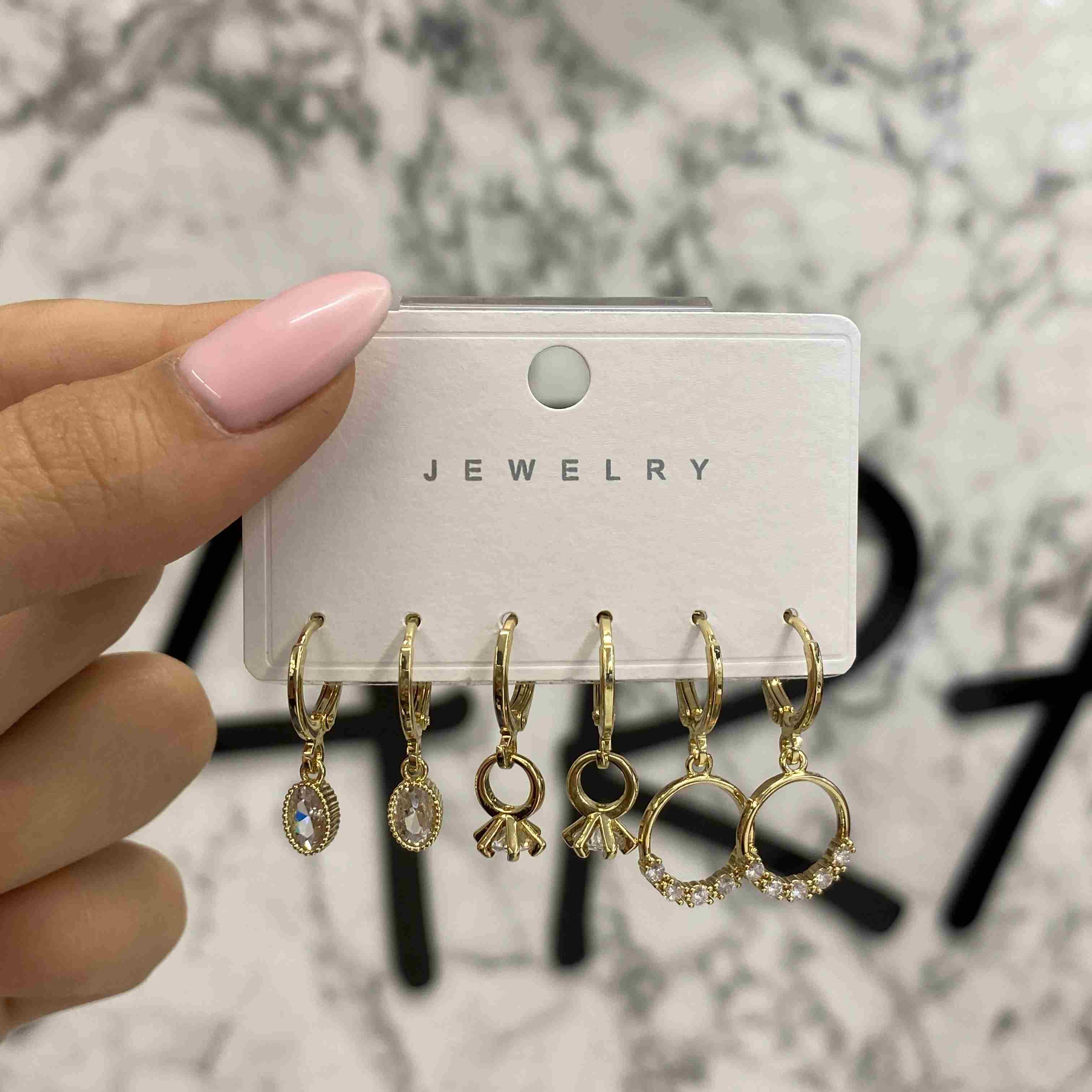 ZİRKON KONBIN KÜPE