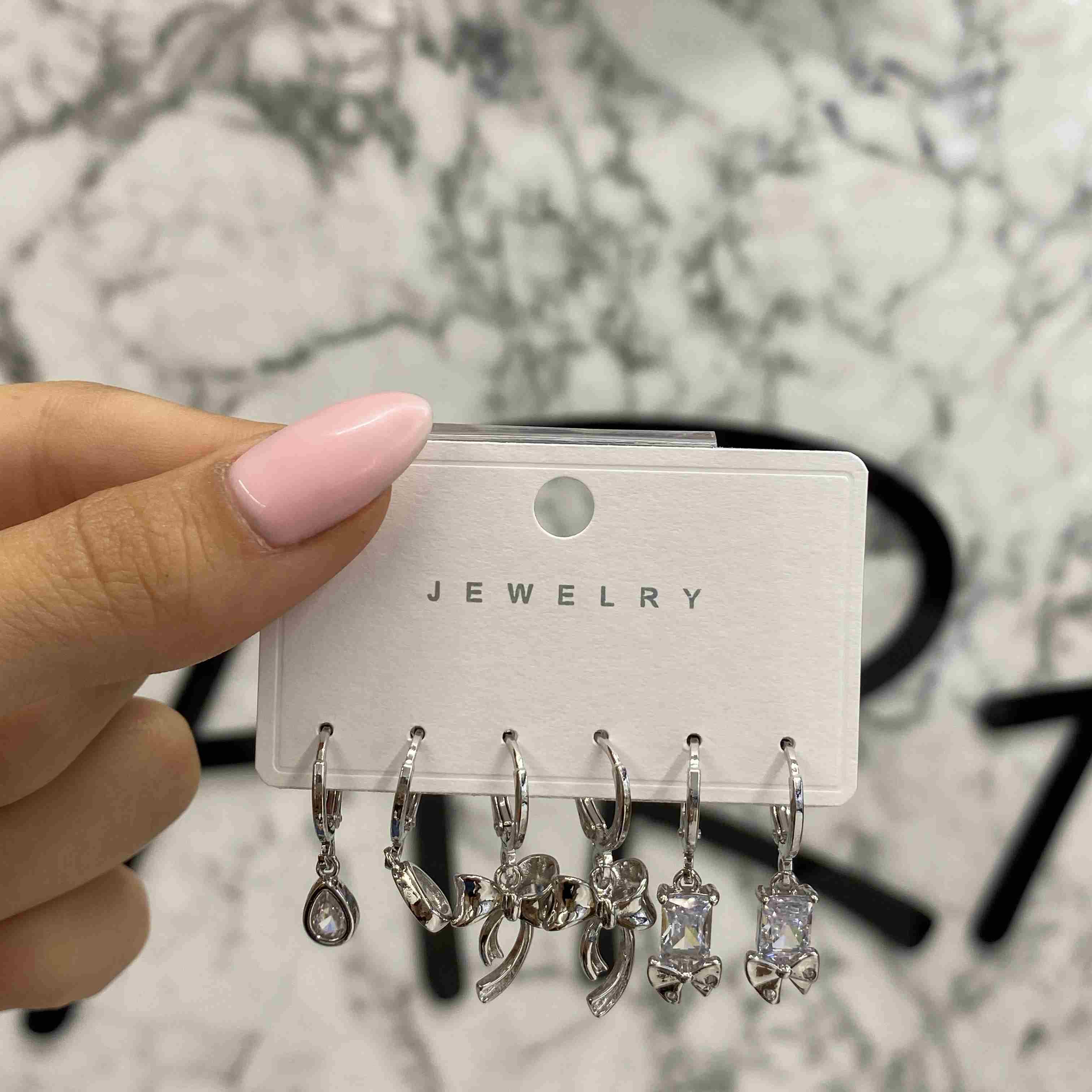 ZİRKON KONBIN KÜPE