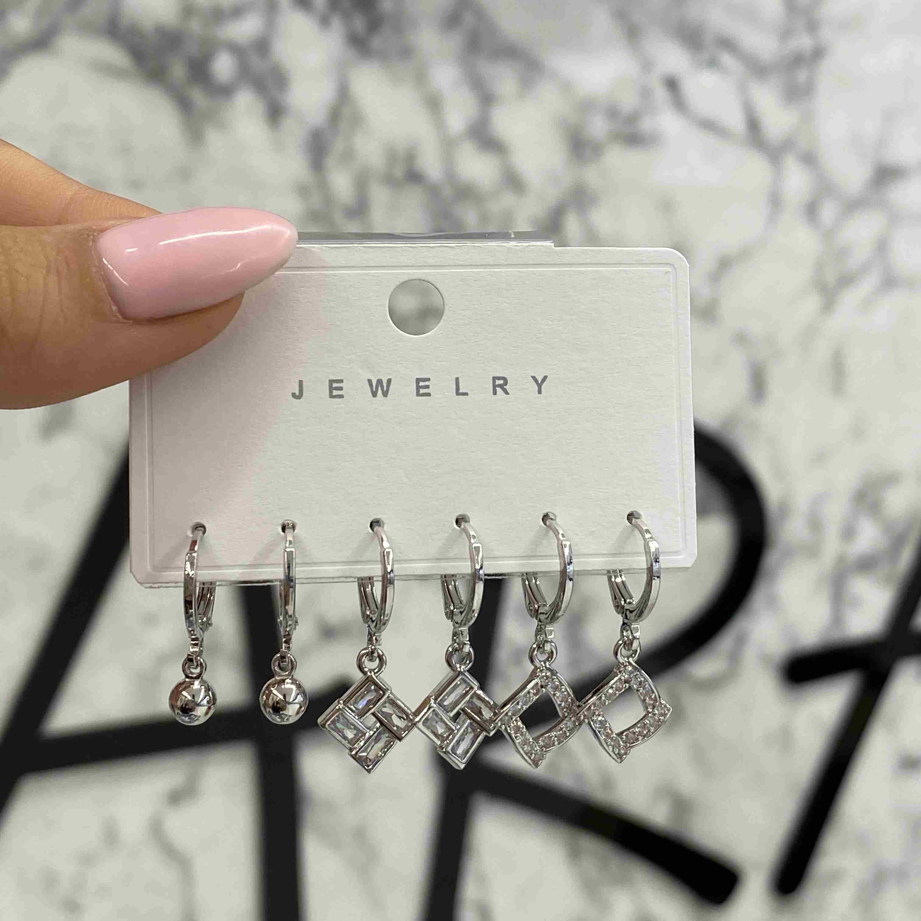 ZİRKON KONBIN KÜPE