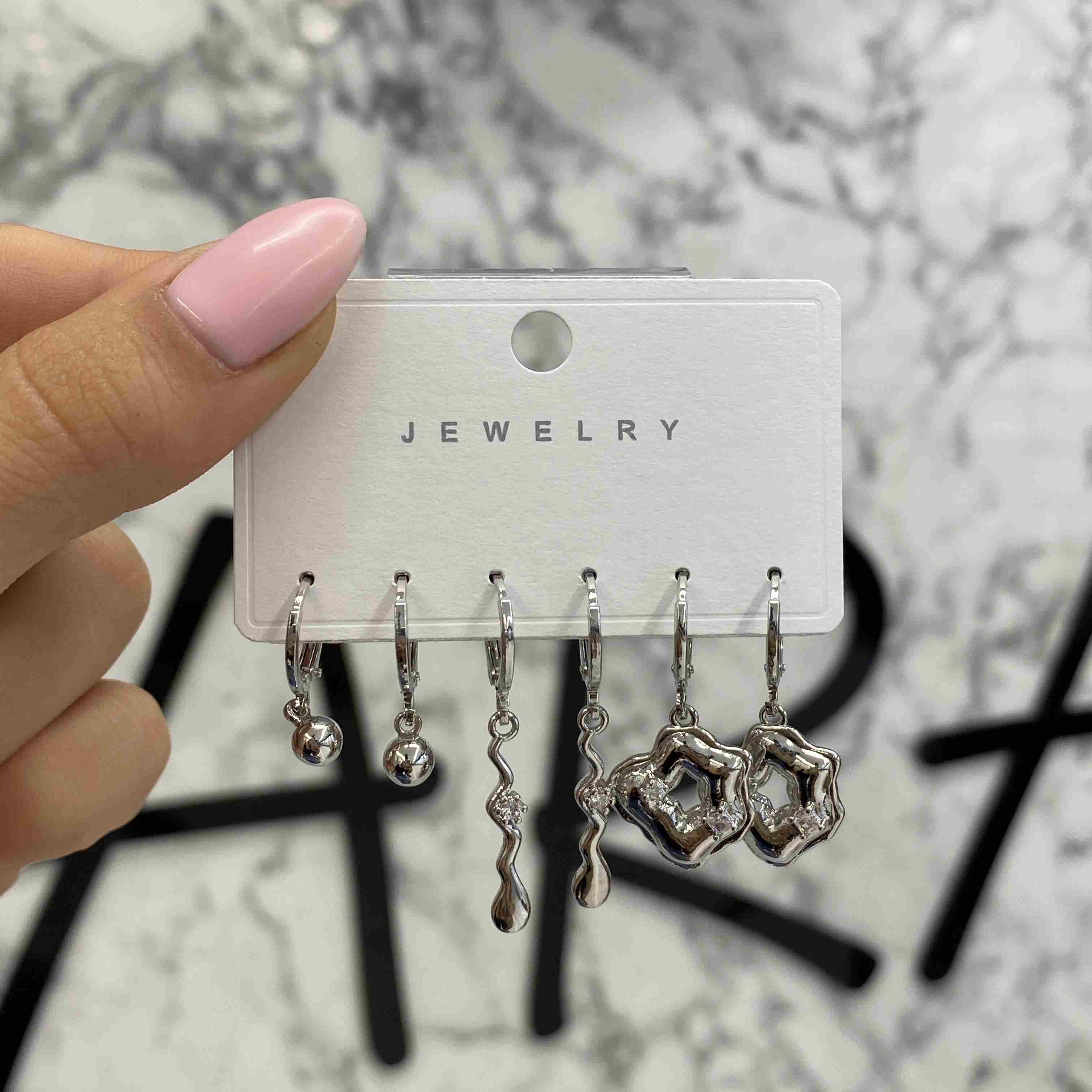 ZİRKON KONBIN KÜPE